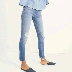 Madewell 9" Mid-Rise Skinny Jeans in Frankie Wash: Torn-Knee Edition